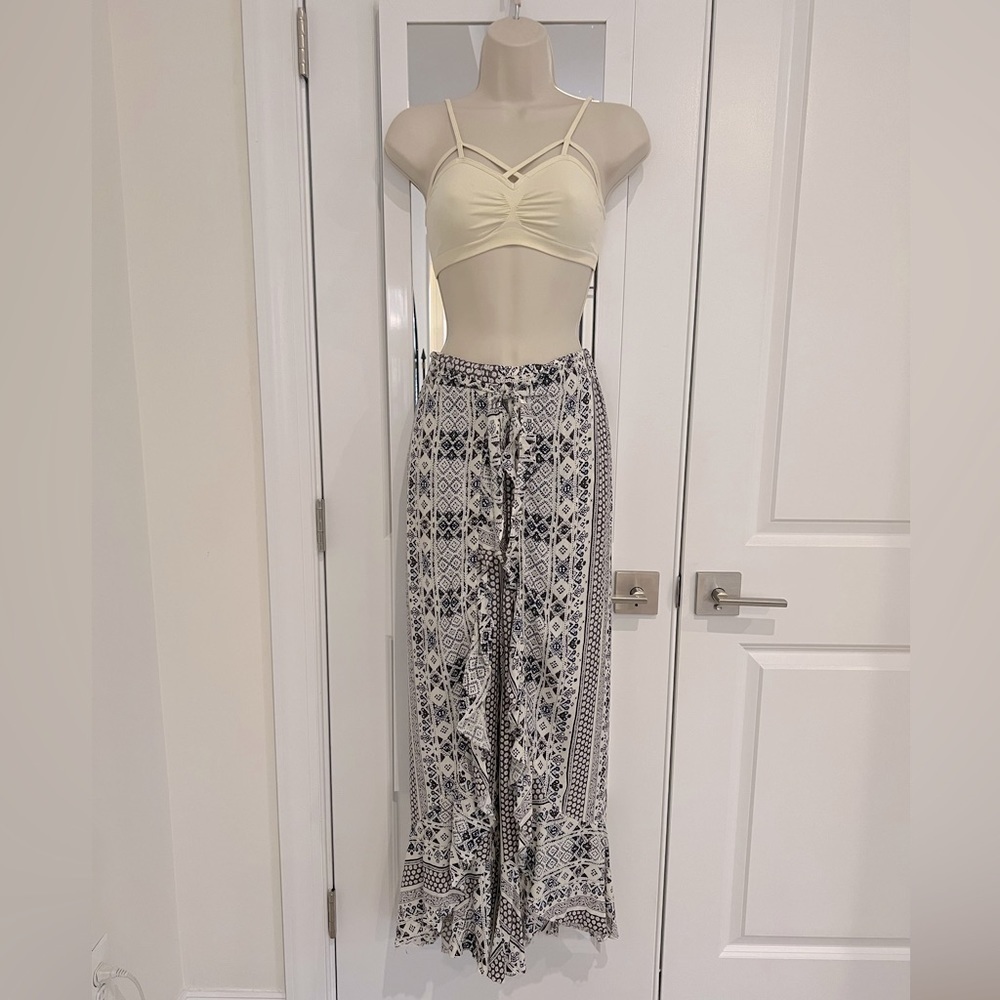 NWT Olivaceous wide leg Palazzo pants | size Small
